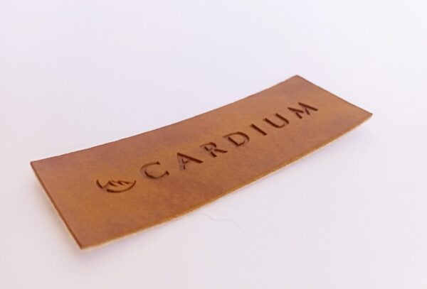 Etiqueta "Cardium"PU sintético Jeans Queima